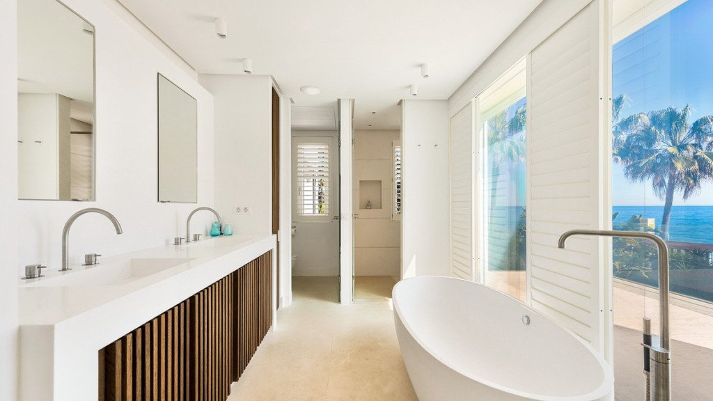Villa – Chalet — The Golden Mile