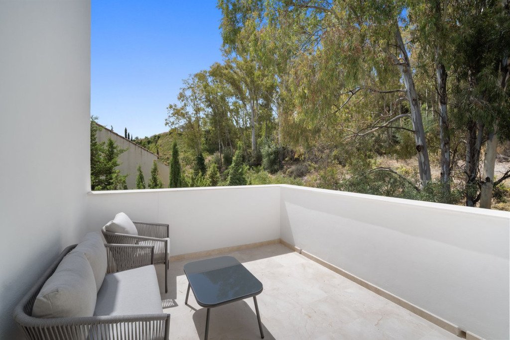 Villa – Chalet — Nueva Andalucía