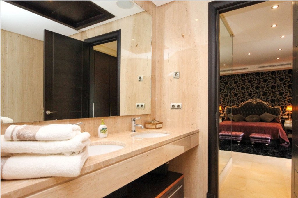 Middle Floor Apartment — Puerto Banús