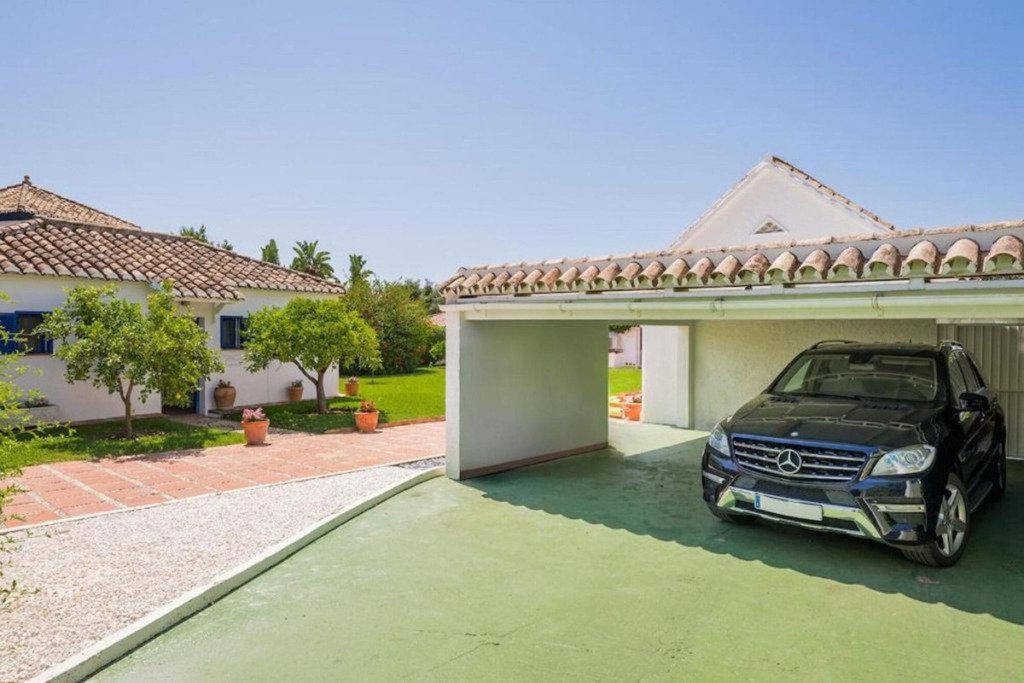 Villa – Chalet — Marbella