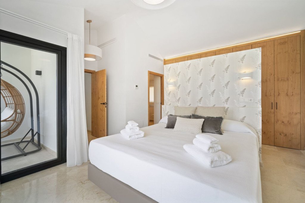 Villa – Chalet — Nueva Andalucía