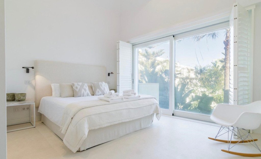 Villa – Chalet — The Golden Mile