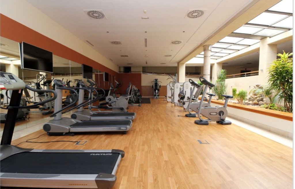 Middle Floor Apartment — Puerto Banús