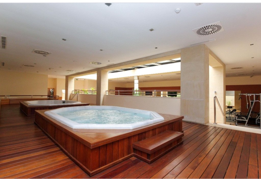 Middle Floor Apartment — Puerto Banús