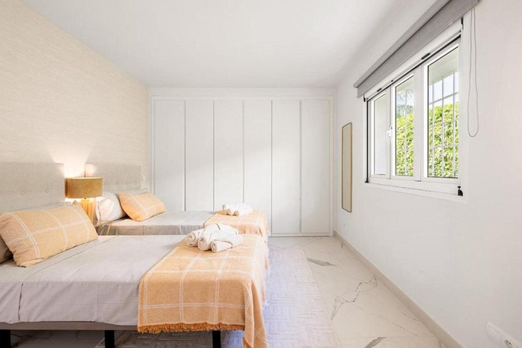 Villa – Chalet — Marbella