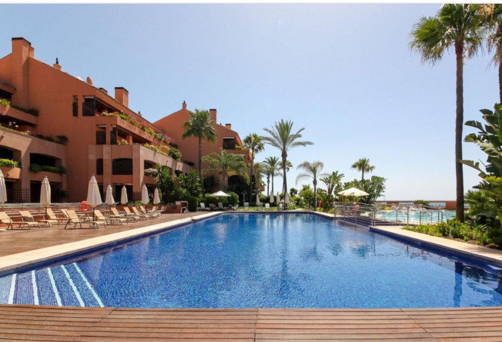 Middle Floor Apartment — Puerto Banús