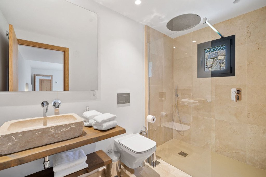 Villa – Chalet — Nueva Andalucía