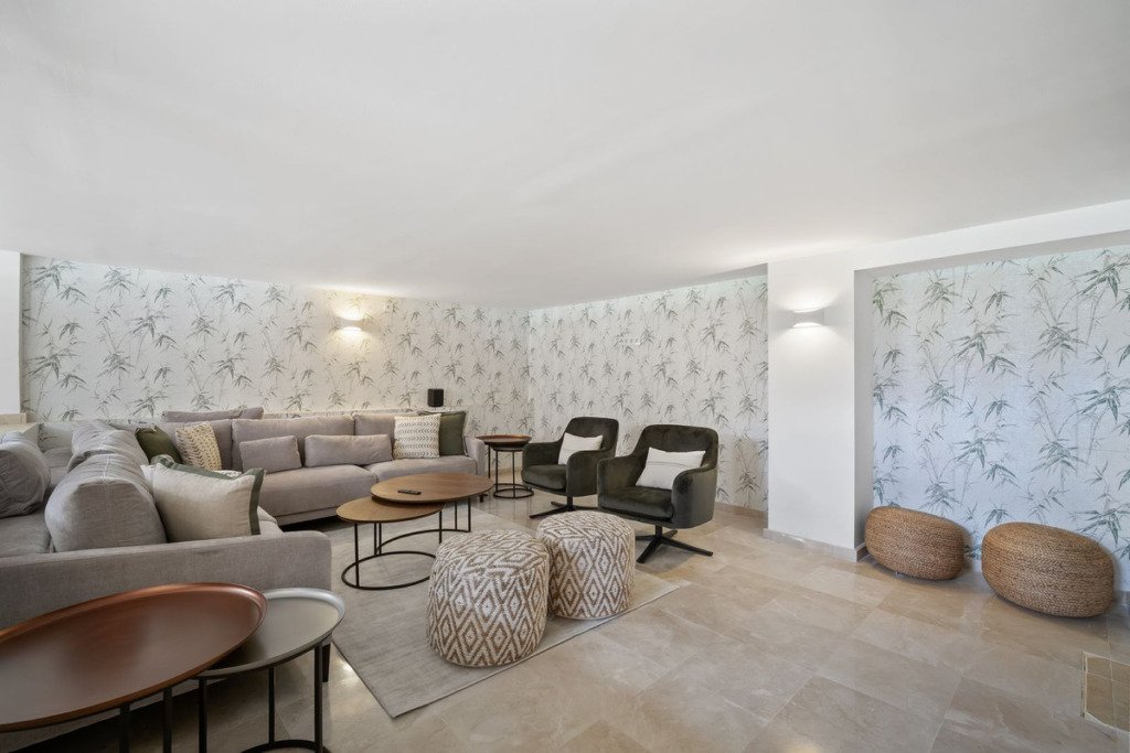 Villa – Chalet — Nueva Andalucía