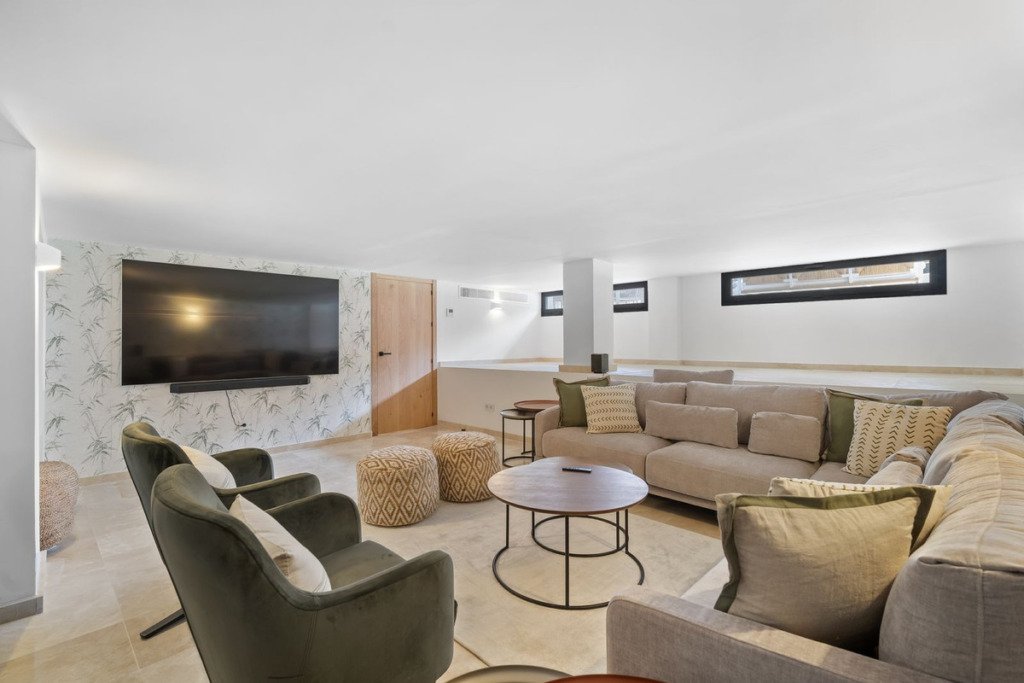 Villa – Chalet — Nueva Andalucía