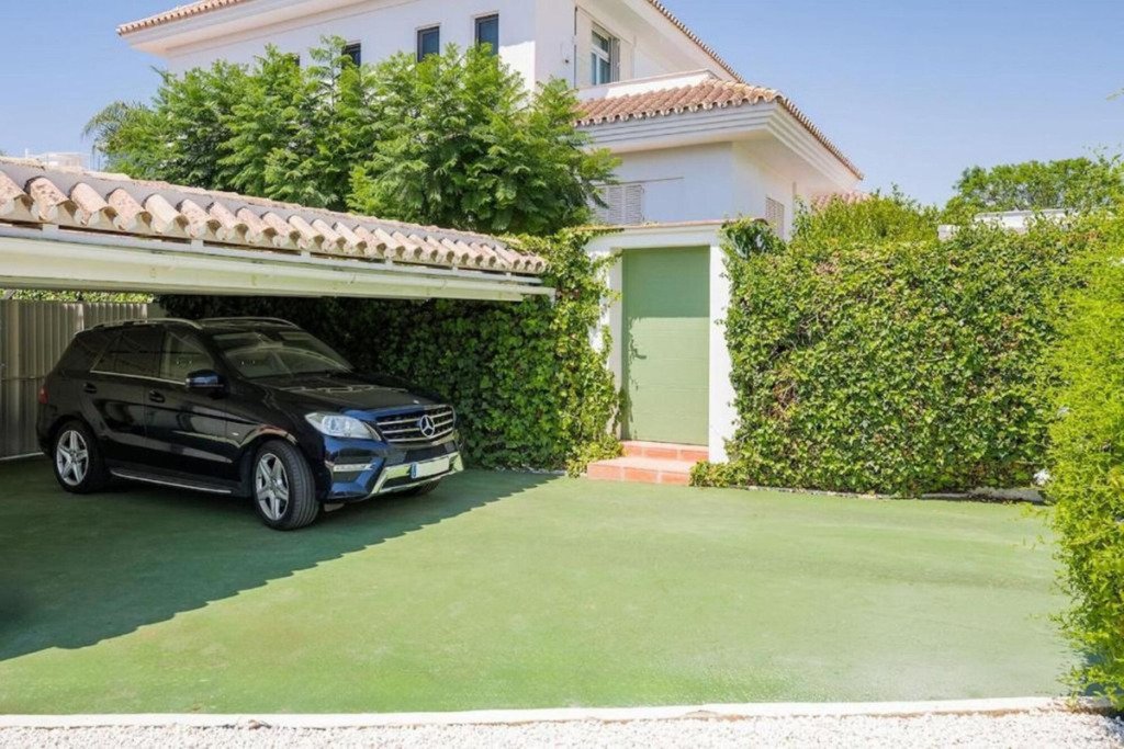 Villa – Chalet — Marbella