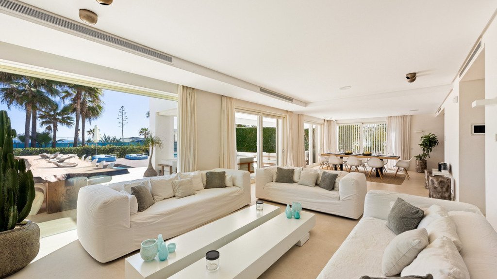 Villa – Chalet — The Golden Mile