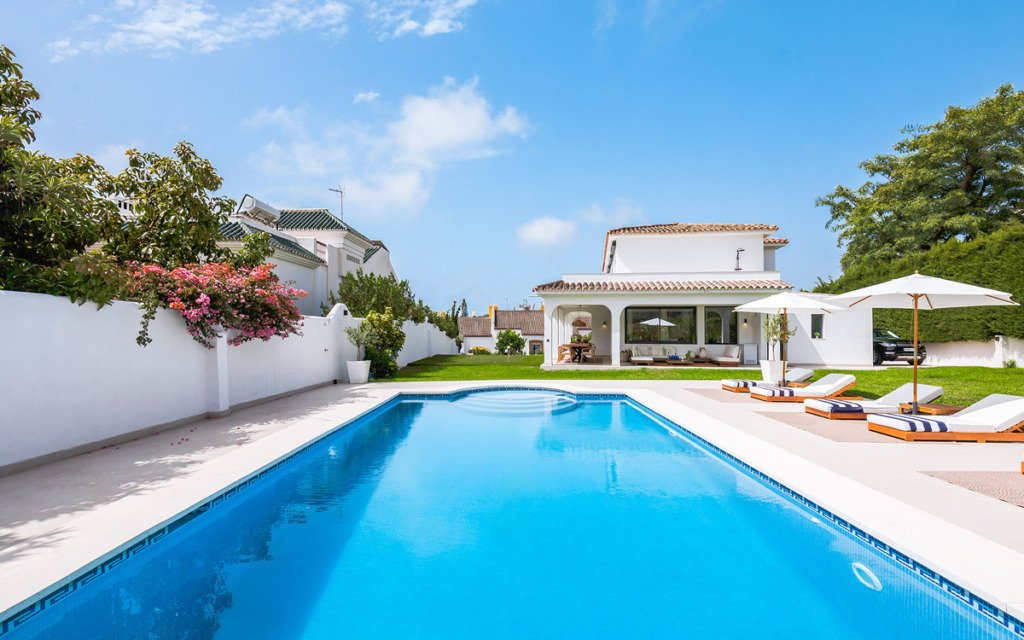 Villa – Chalet — Marbella