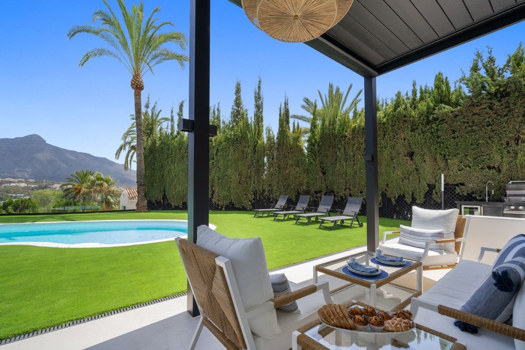 Villa – Chalet — Nueva Andalucía