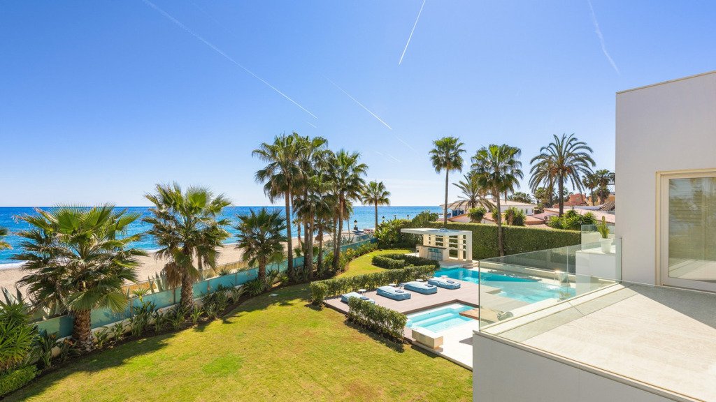 Villa – Chalet — The Golden Mile