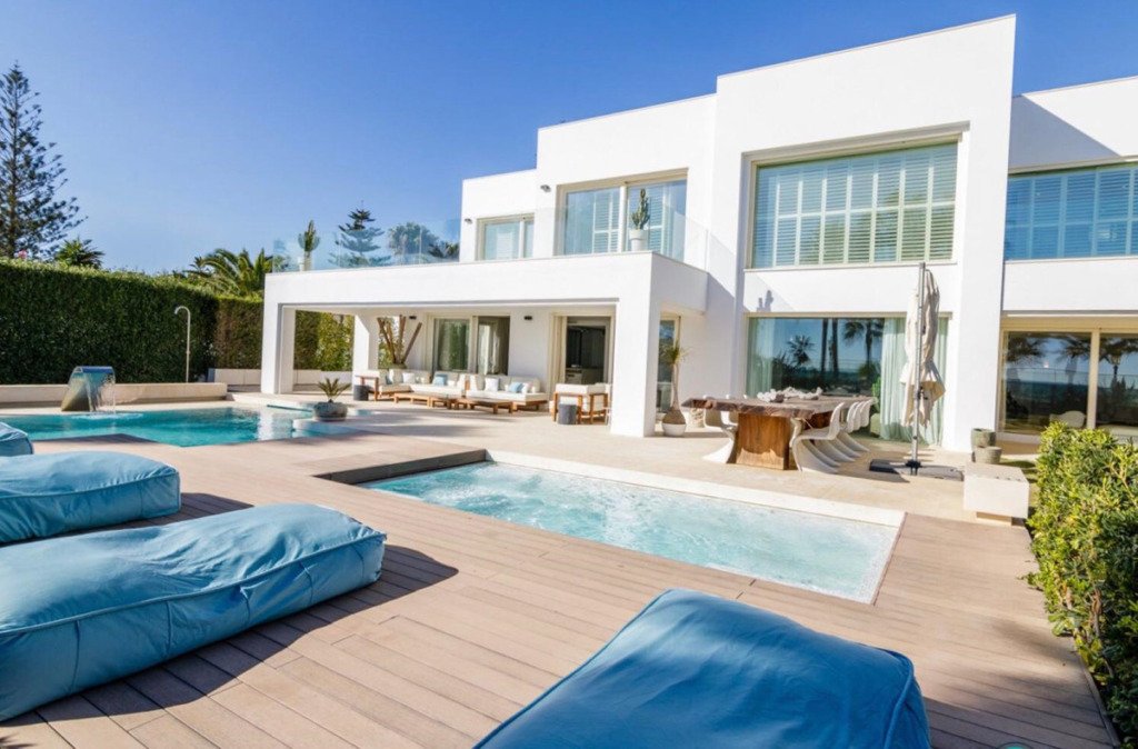 Villa – Chalet — The Golden Mile