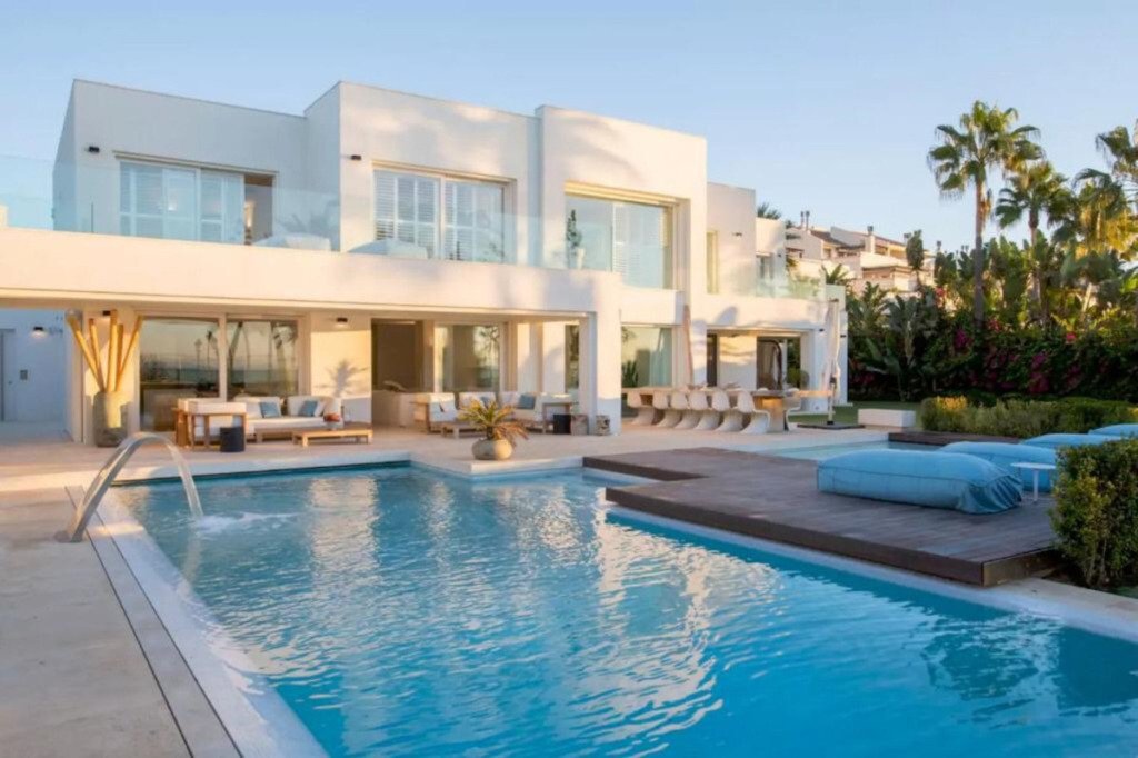 Villa – Chalet — The Golden Mile