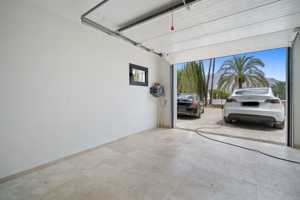 Villa – Chalet — Nueva Andalucía