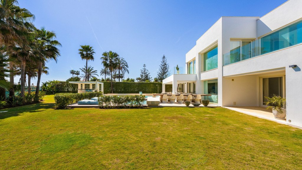 Villa – Chalet — The Golden Mile