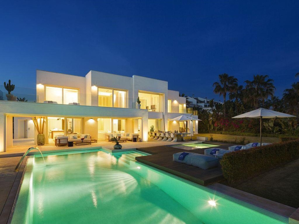 Villa – Chalet — The Golden Mile