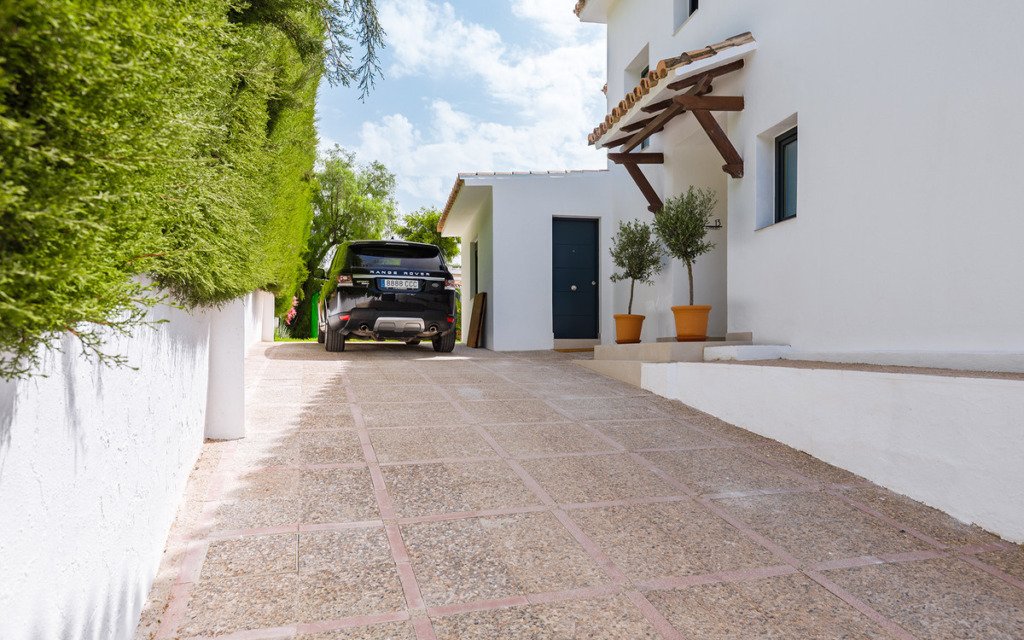 Villa – Chalet — Marbella