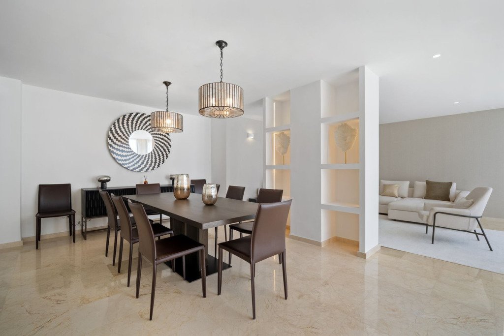 Villa – Chalet — Nueva Andalucía