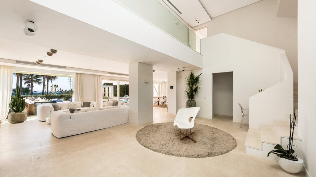 Villa – Chalet — The Golden Mile
