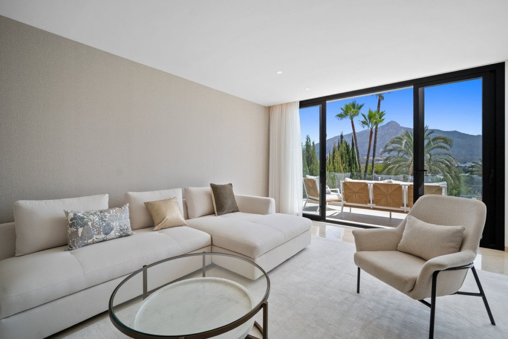 Villa – Chalet — Nueva Andalucía