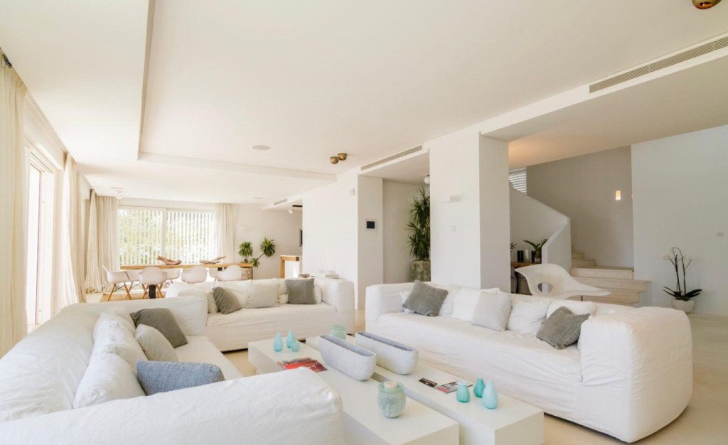 Villa – Chalet — The Golden Mile