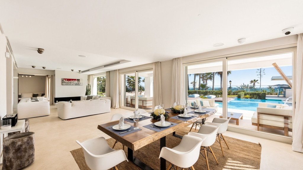 Villa – Chalet — The Golden Mile