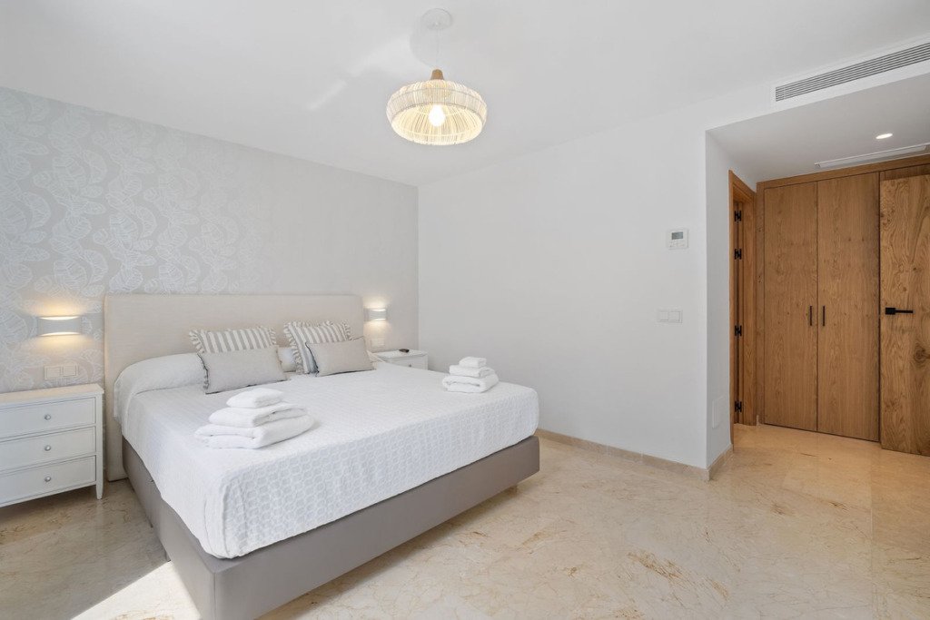 Villa – Chalet — Nueva Andalucía