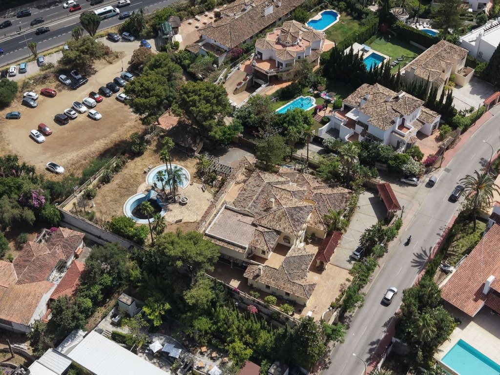 Local comercial — Nueva Andalucía