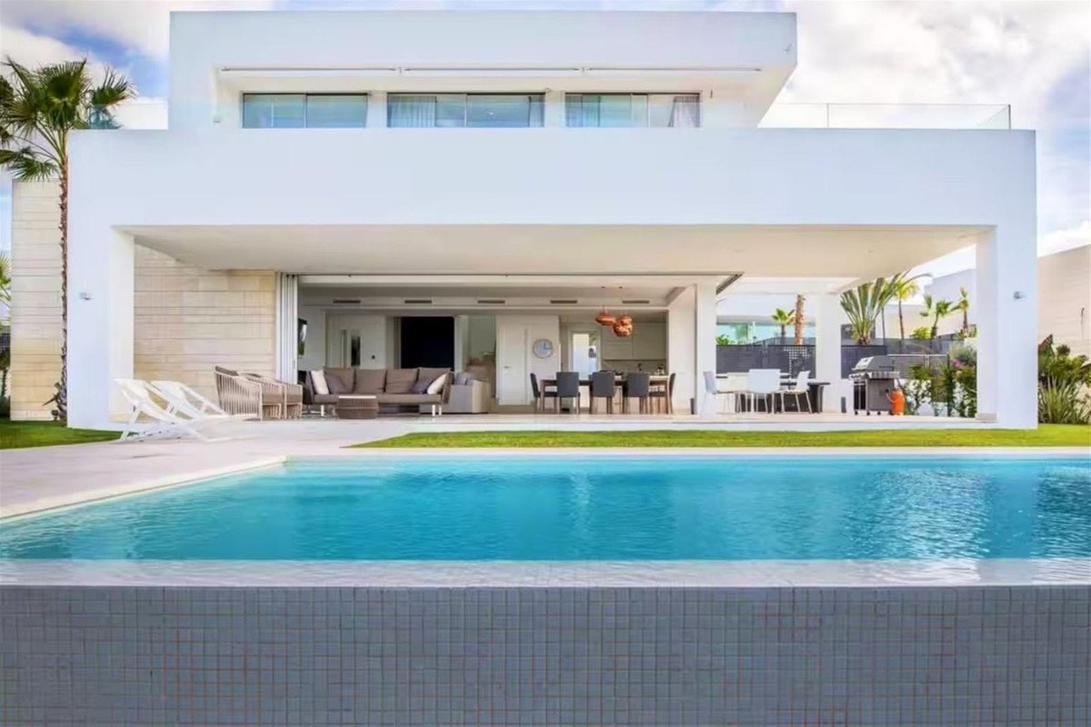 Villa – Río Real