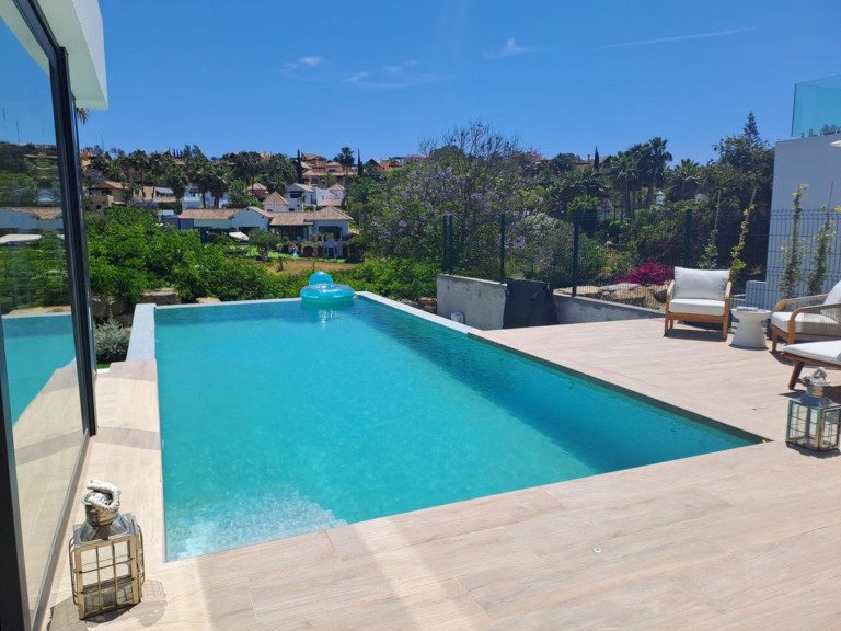 Вилла/Шале — Estepona