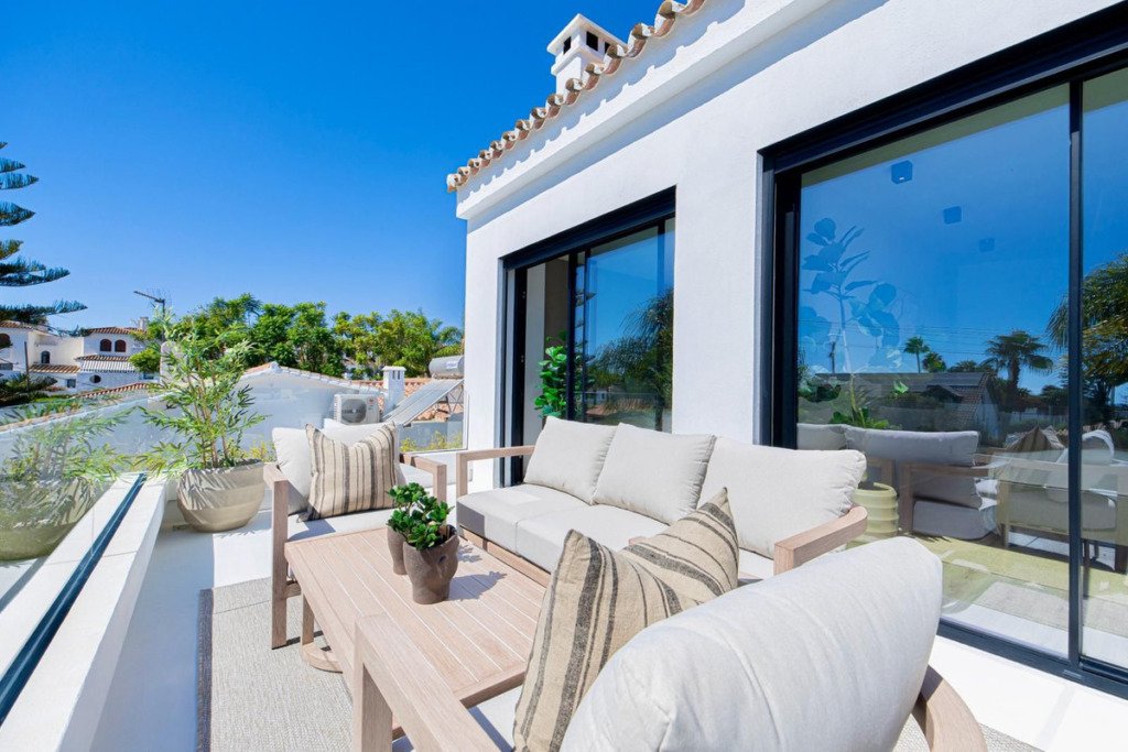 Detached Villa — Costalita