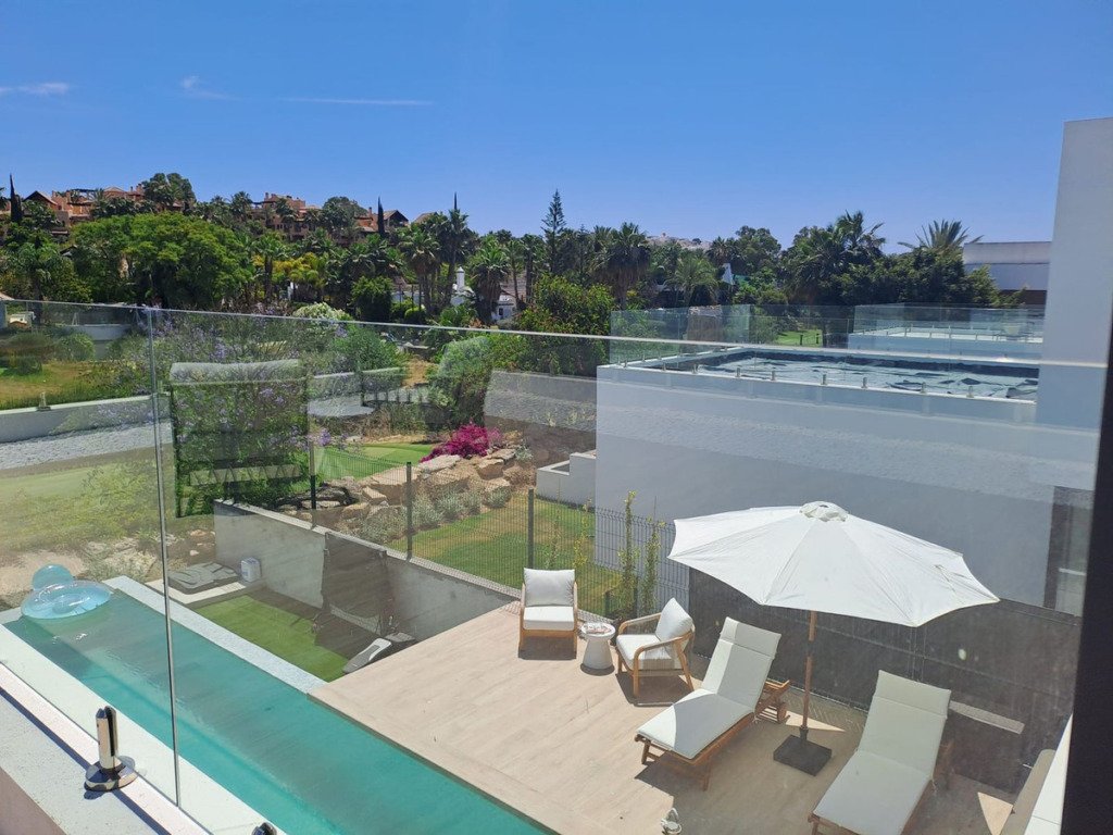 Вилла/Шале — Estepona
