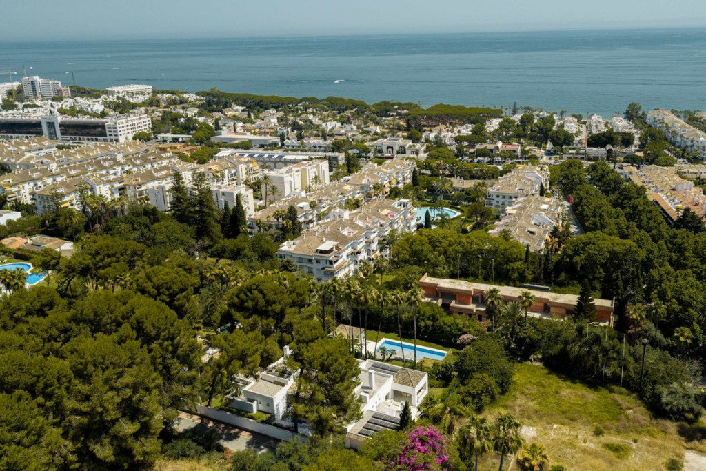 Detached Villa — The Golden Mile