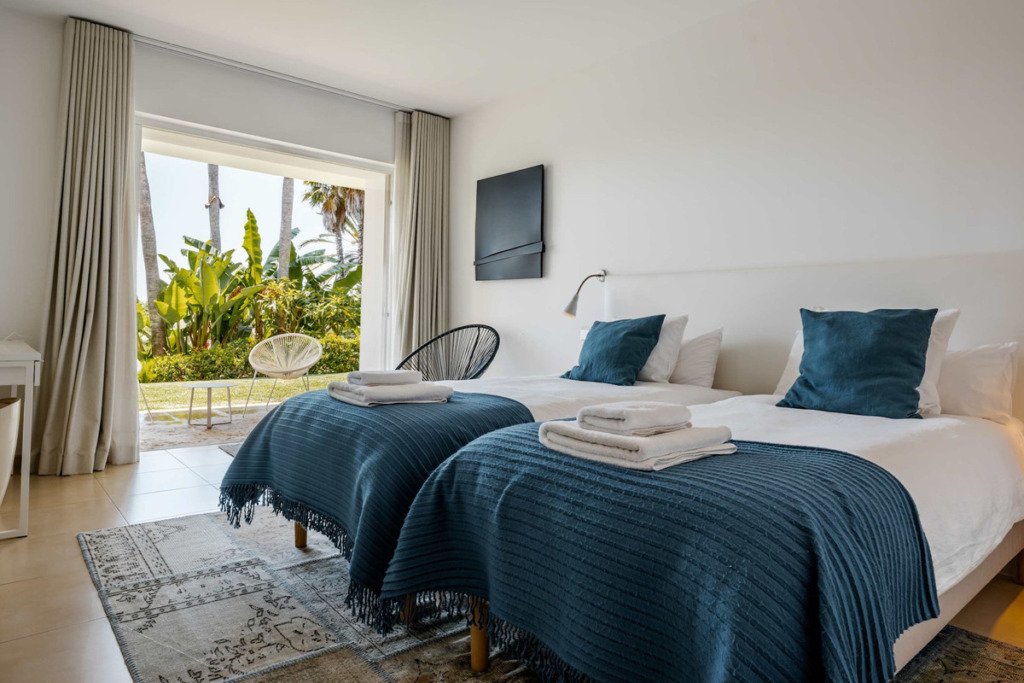 Detached Villa — The Golden Mile