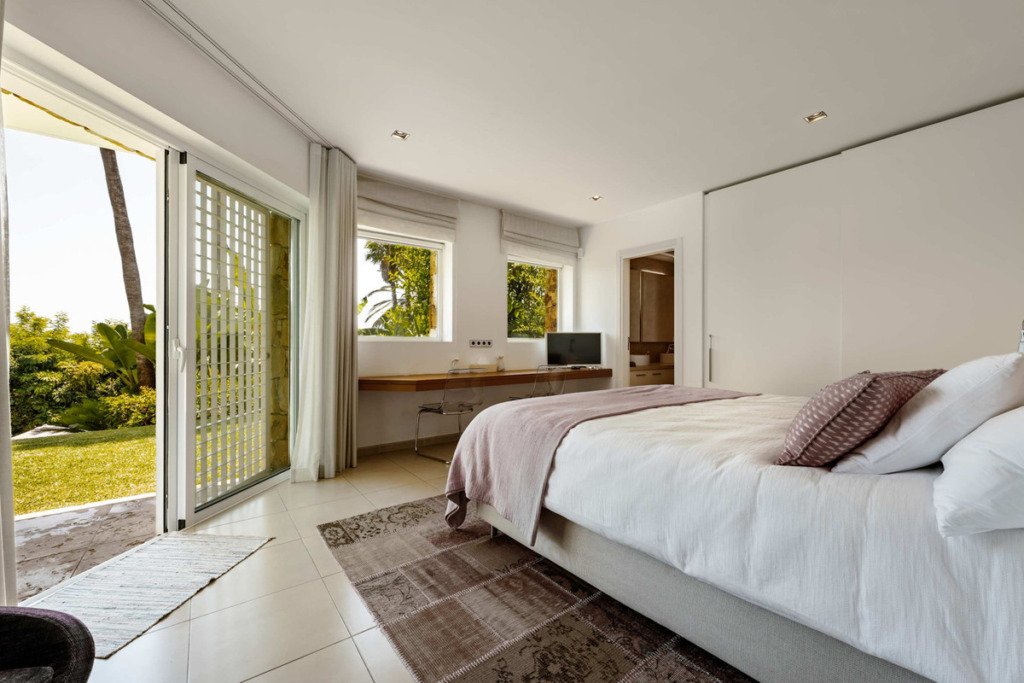 Detached Villa — The Golden Mile