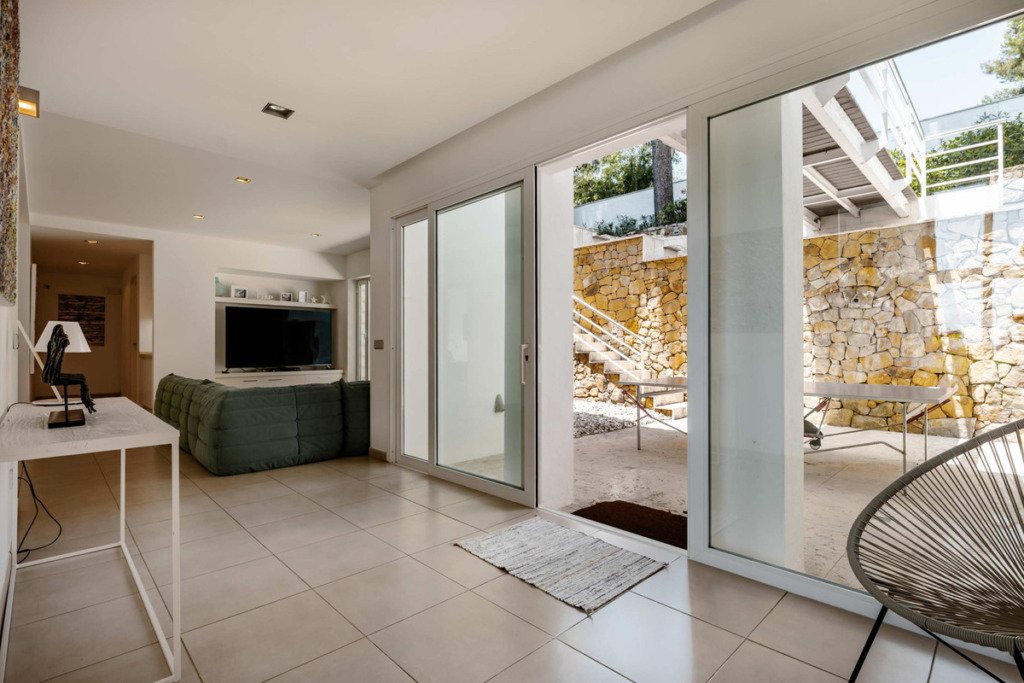 Detached Villa — The Golden Mile