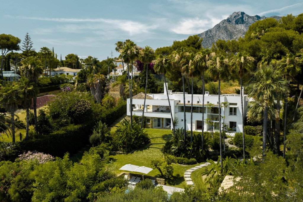 Detached Villa — The Golden Mile