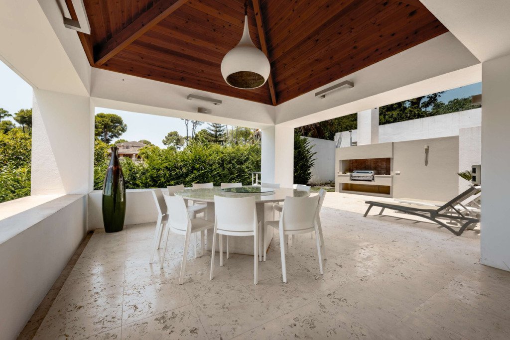 Detached Villa — The Golden Mile