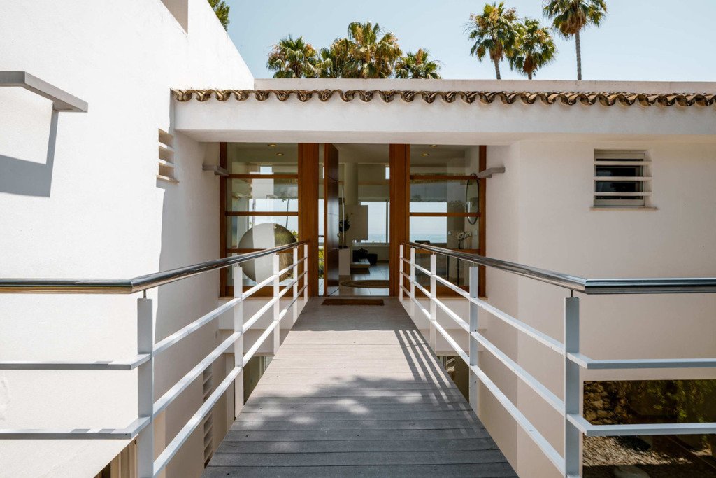 Detached Villa — The Golden Mile
