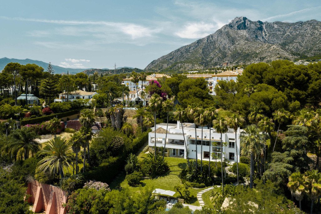 Detached Villa — The Golden Mile