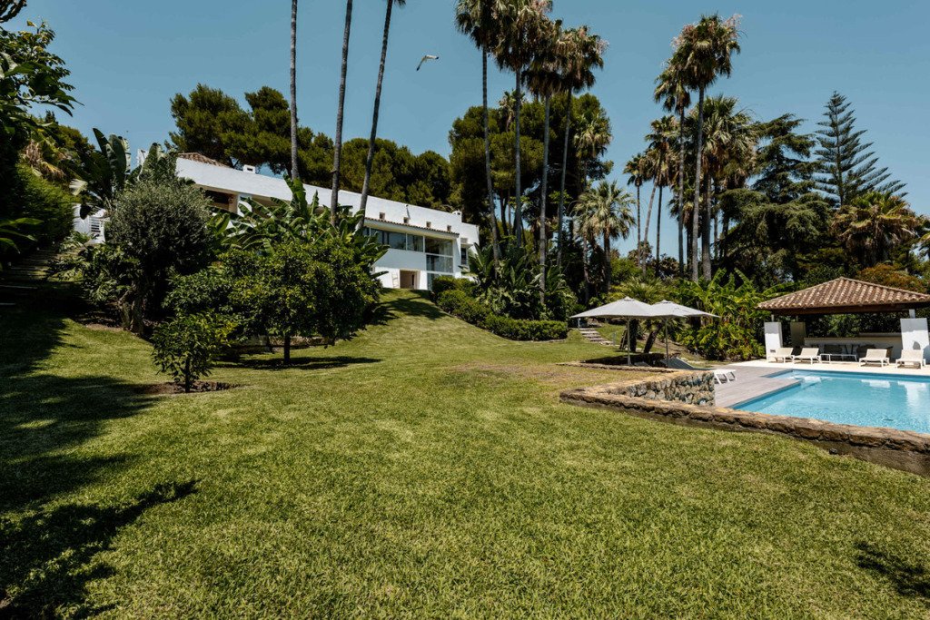 Detached Villa — The Golden Mile