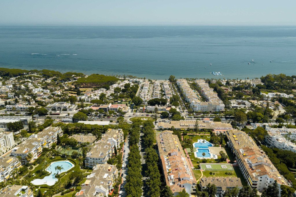 Detached Villa — The Golden Mile