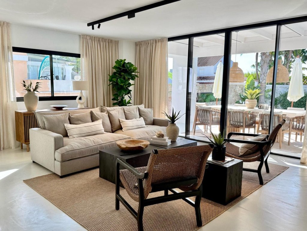 Detached Villa — Costalita